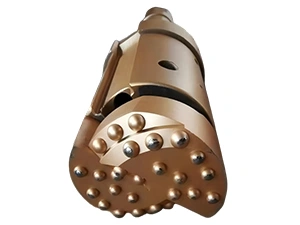 Système de Tubage Concentrique à Double Ailettes